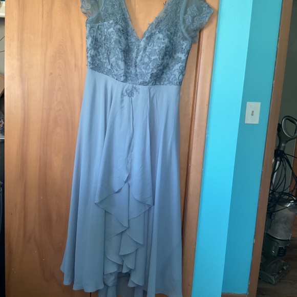 Gown - Picture 3 of 5